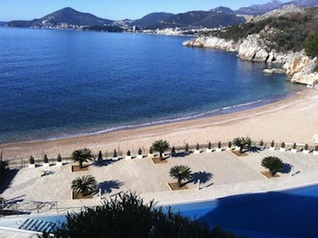 La spiaggia dell'hotel Maestral Casino e Resort di Budva
